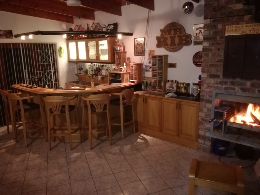 9 Bedroom Property for Sale in Winterstrand Eastern Cape